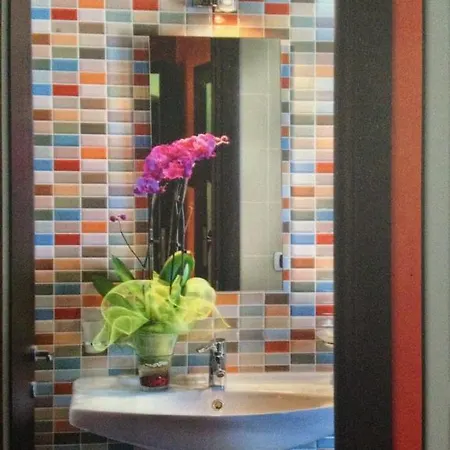 Bed and Breakfast 21-12